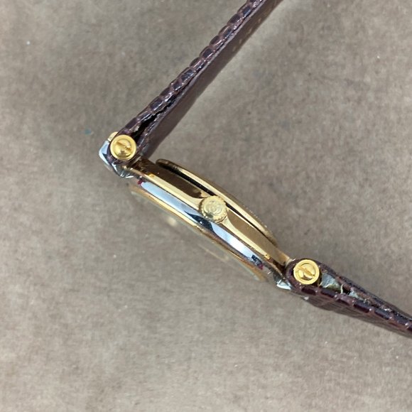 Vintage Gucci 4500L watch with Black Enamel face Gold sword hands Brown Strap - Picture 5 of 10